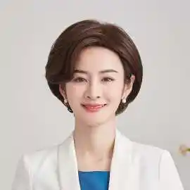 时尚发型短发女