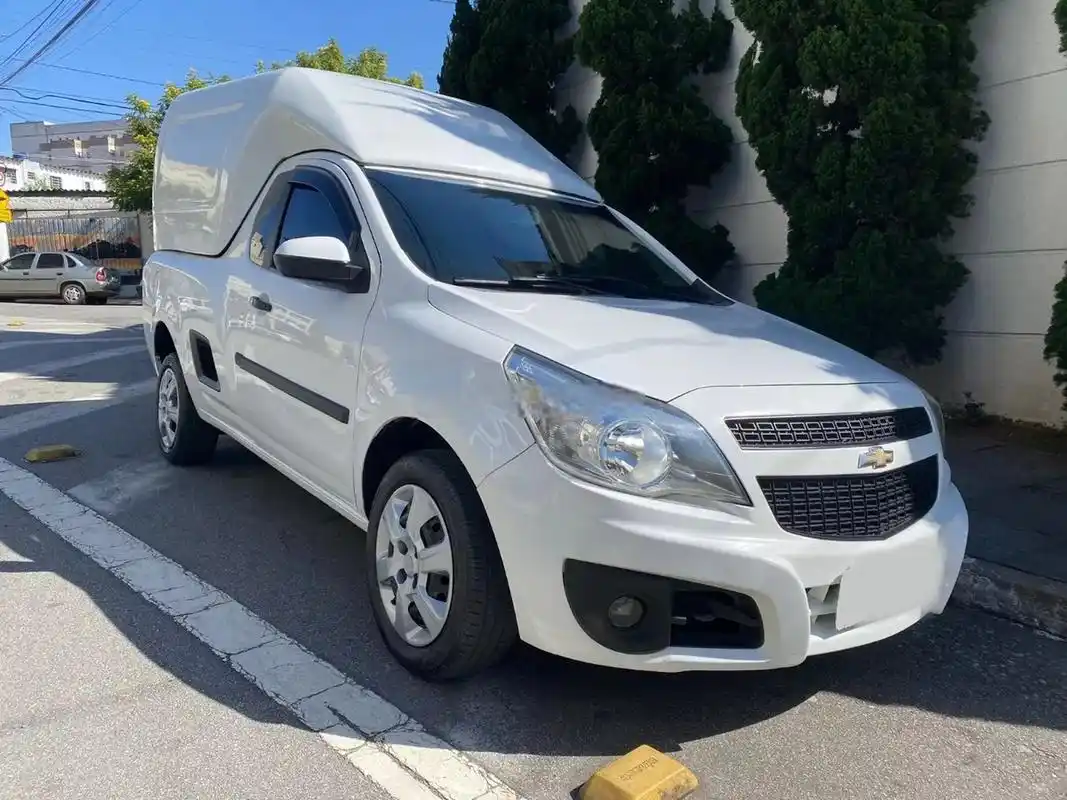 巴西版雪佛兰的单排皮卡~~~英文名字按照汉语拼音念的话,叫做蒙大拿?