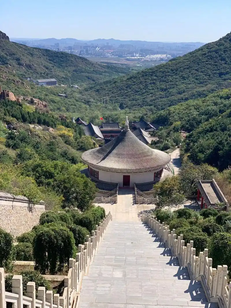 锦州北普陀山 景区很大,爬起来挺累的,据说观音古洞比较好看,但去的