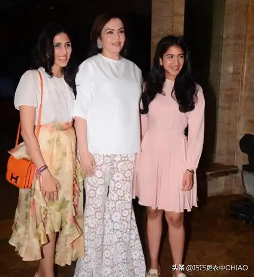 ambani)与伊尼尔·安巴尼(isha ambani)的慈善活动中,阿尼尔·卡普尔