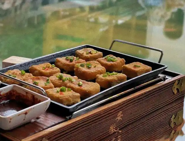 舌尖上的美味安徽著名小吃黄山毛豆腐