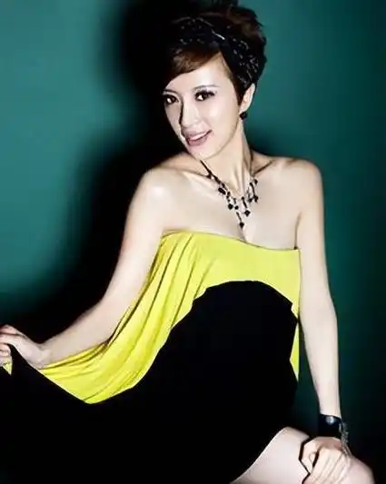 金巧巧:公主专业户,直言演不了农村人被炮轰,嫁入豪门事业回春_父母