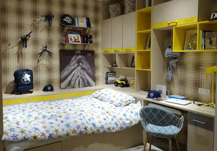 男生卧室墙面装饰装修效果图片