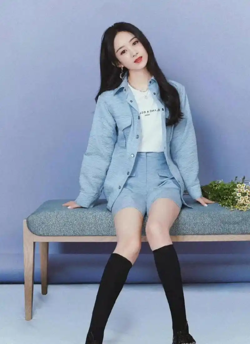 赵丽颖的细腿短靴,仙气飘飘!太美了