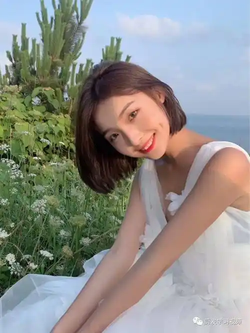 2021流行免打理网红"一刀切"短发(100款)