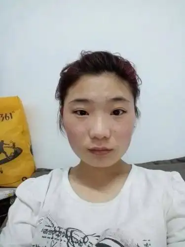 是不是素颜没刘海很丑?大饼脸型吗?