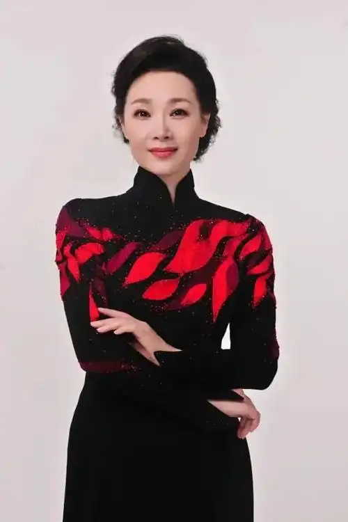 演唱:吕薇整个创作工作得到桐乡市委宣传部和文旅局的大力支持和指导.