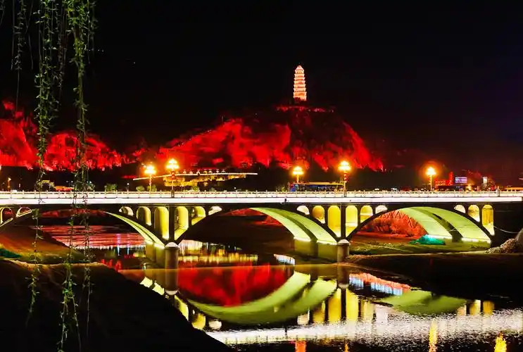 延安宝塔山夜景