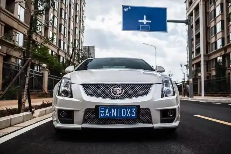 凯迪拉克cts-v coupe.【车辆名称】2012款 凯迪 - 抖音