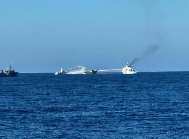 谈判暂停,菲打响南海第三条战线,布林肯被逼出山,中国船只冲锋|仁爱礁