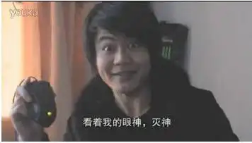 lol里有个解说叫小智,他有个朋友叫碧哥,小智解说里经常黑碧哥,下面附