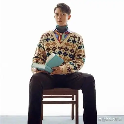 你见过吗?刘诗诗撞衫葛优,关晓彤撞衫刘能,杨幂撞衫腾格尔!