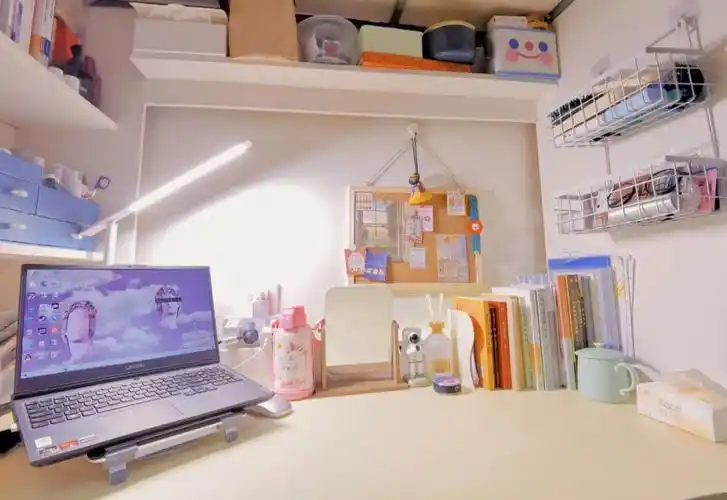 大学寝室桌面改造