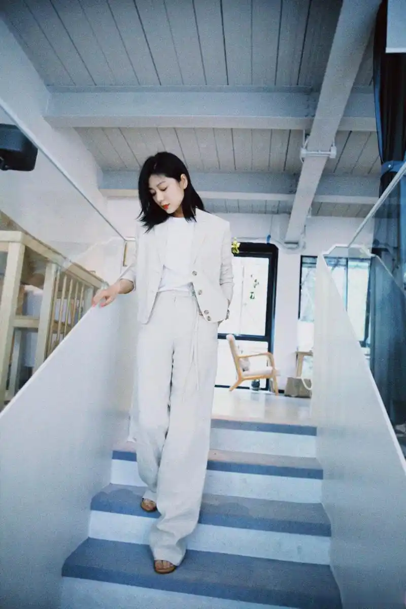 陈致逸《爱意(金风玉露变奏)》[网页链接](网易云音乐)#真生活##真