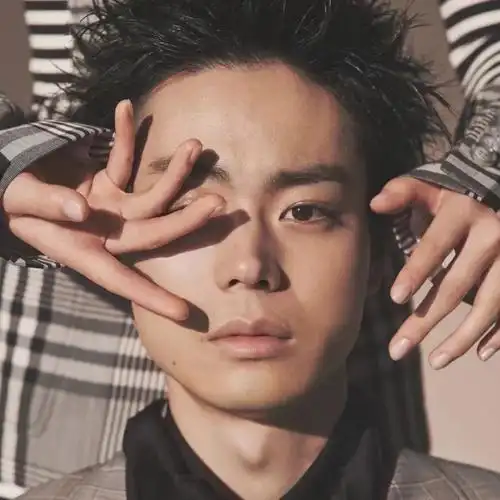 情侣头像分享小松菜奈菅田将晖