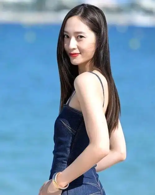 郑秀晶超话#郑秀晶##krystal郑秀晶##郑秀晶player#完美的身材加上