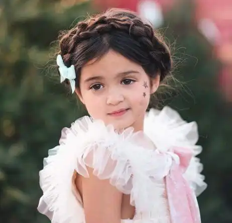 她年仅4岁就被封为"最美混血儿",看完又想生女儿了