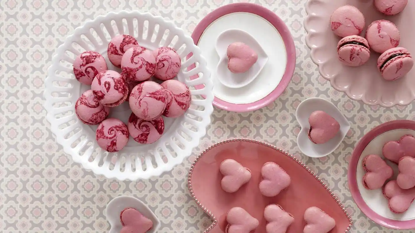 唯美糕点五彩缤纷马卡龙高清桌面壁纸