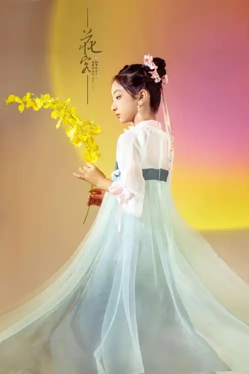 阿峰的儿童摄影作品《古风汉服》