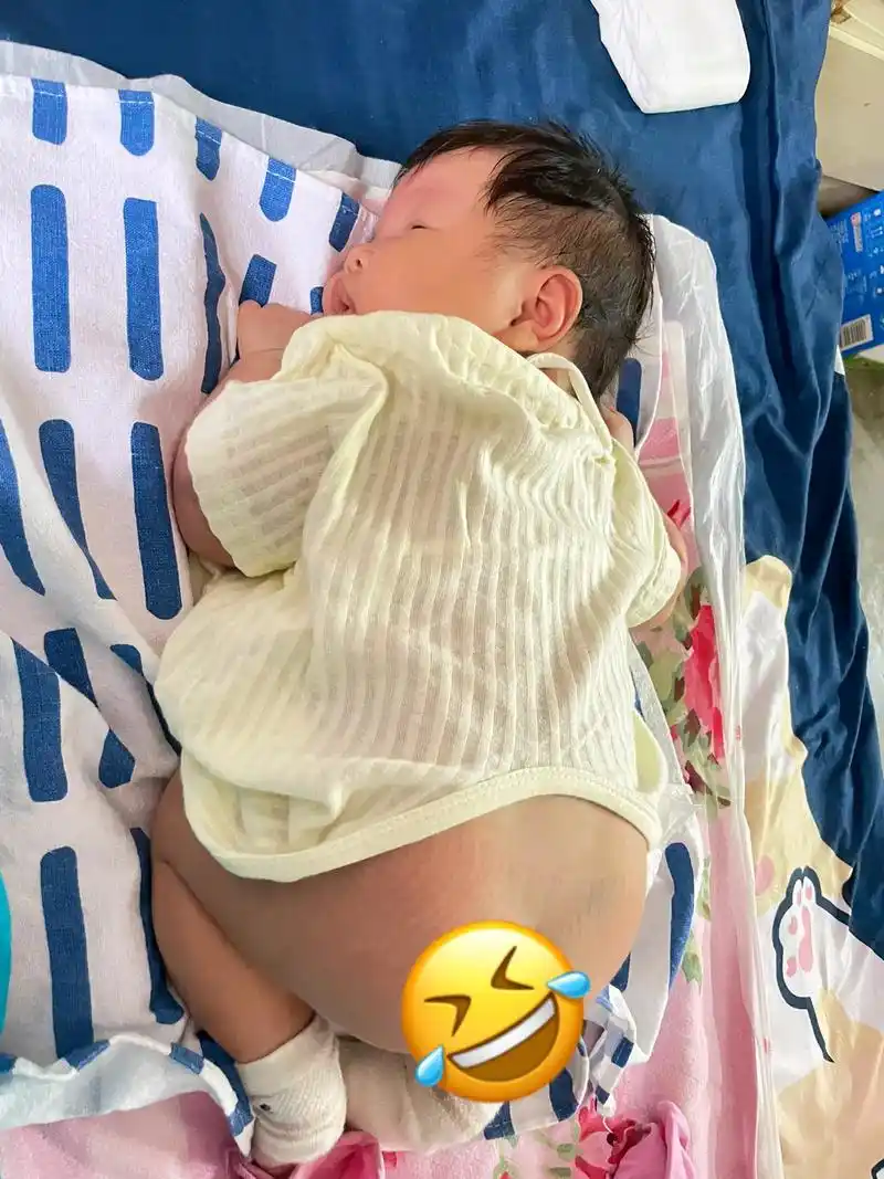 我的大屁股儿子,总喜欢屁股撅着睡,睡得可香了,你们有同款宝宝 - 抖音