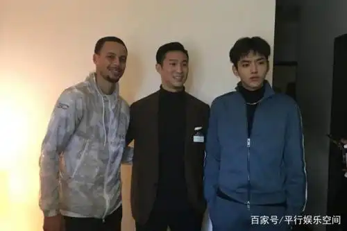 当187吴亦凡撞上191库里,网友:谎报身高,难道不尴尬吗?