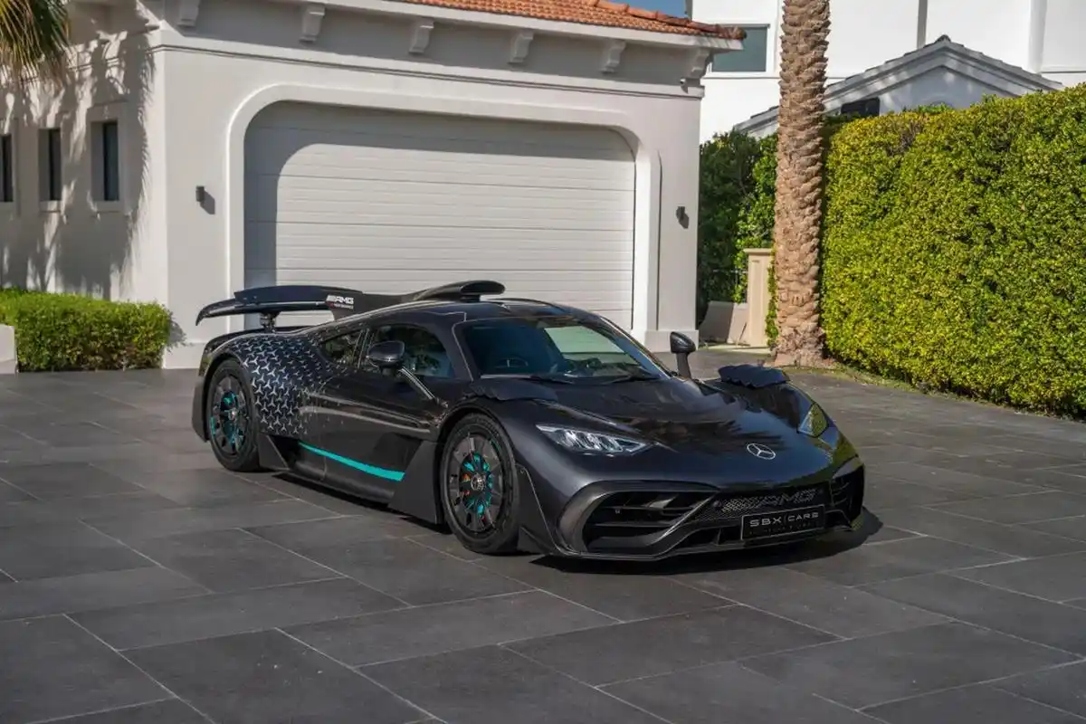 在当今这个超级跑车层出不穷的时代,奔驰amg的project one无疑是一款