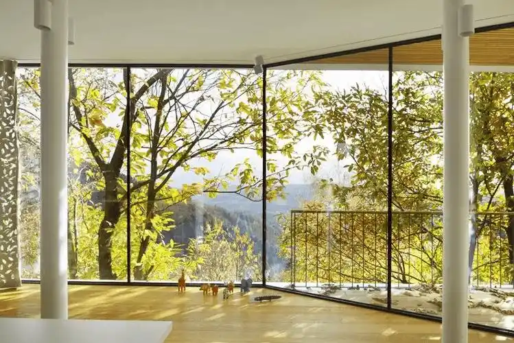 落地窗的优点无需推窗,风景就一览无余_阳台_枫桥号