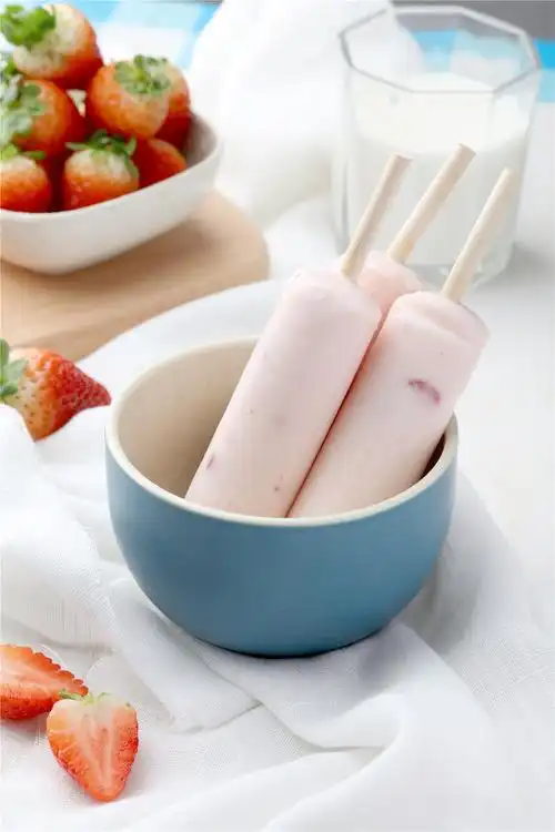 草莓冰棒