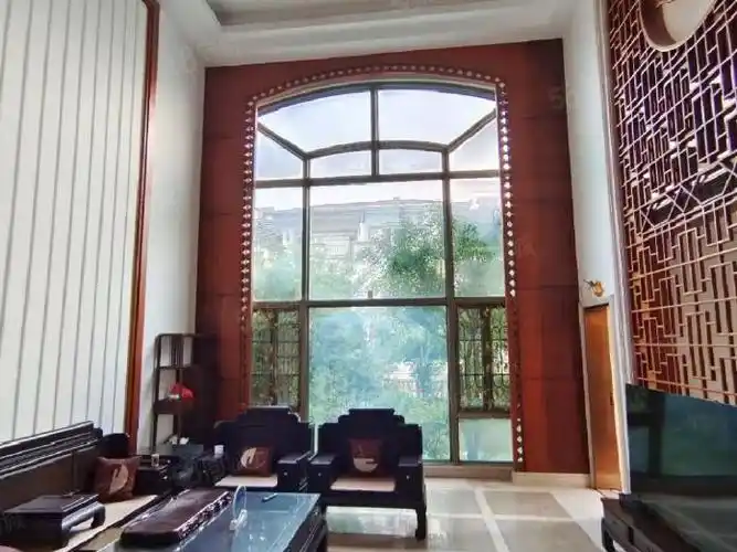 香域水岸别墅带前后花园150平私家车位可停放三四只车