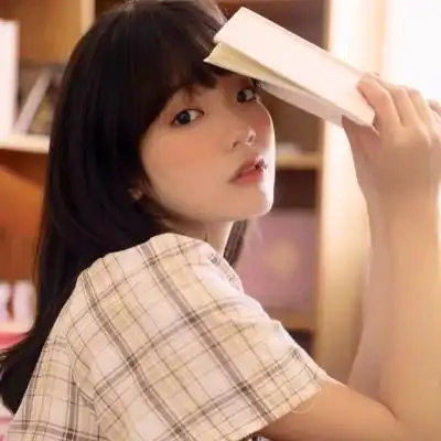 清新阳光且干净的女生头像图片