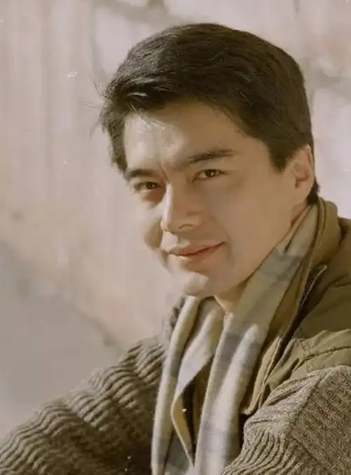 而许亚军的第二任妻子依旧是名女演员张晞.