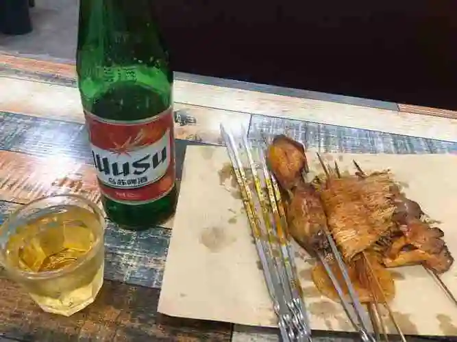 经常来吃的 老顾客了!烧烤配乌苏啤酒 夏天简直完美!