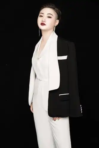 云朵高清直播回放_云朵小视频_云朵神曲 _ 云朵资料大全 - yy live