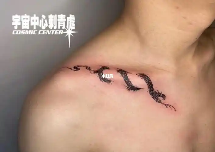 锁骨蛇|重庆纹身|暗黑纹身