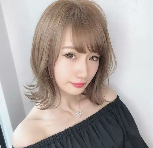 齐肩短发,外翻造型