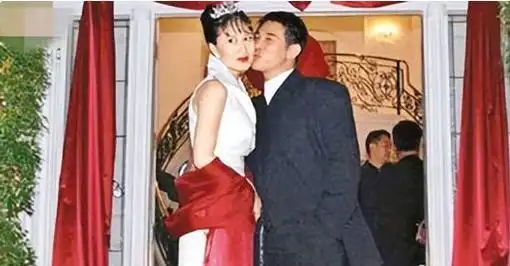 亚洲小姐利智与功夫巨星李连杰结婚过年恩爱如初