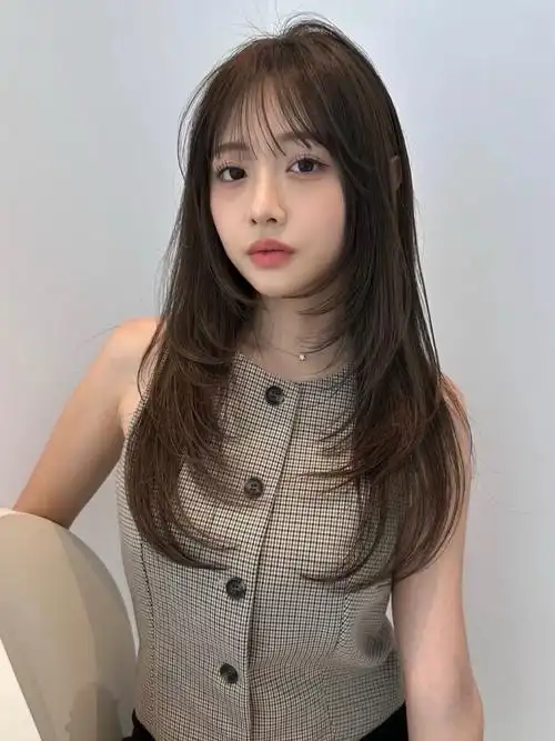 长发边缘层次发型