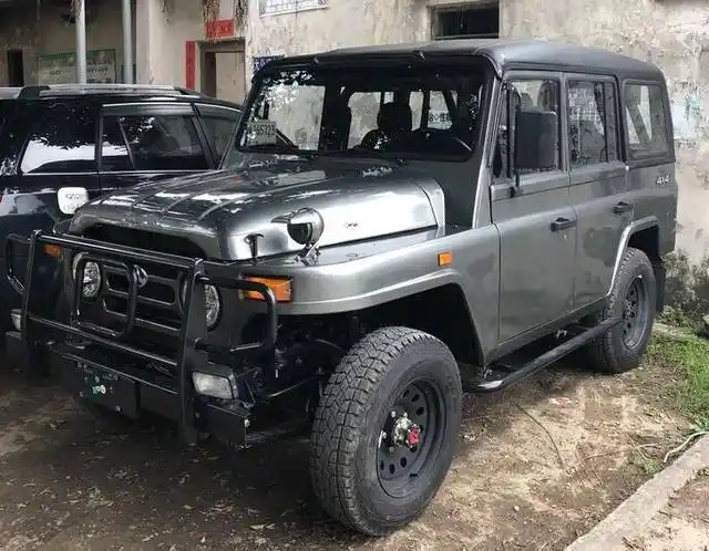 19款北汽bj212金刚灰提车,磨合期油耗首曝光,车主:有点伤不起