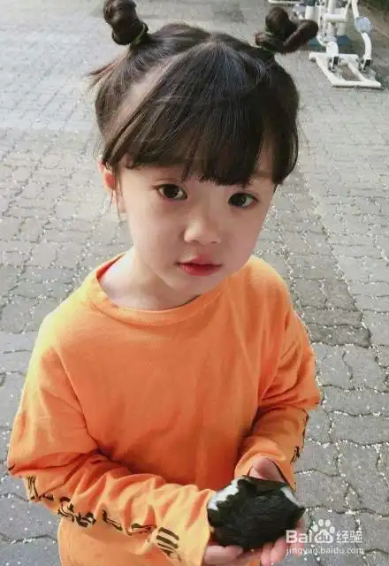 小女孩辫子的简单扎法