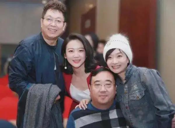 当年北京卫视的一姐王芳因为过度劳累早产自己签了意外告知书