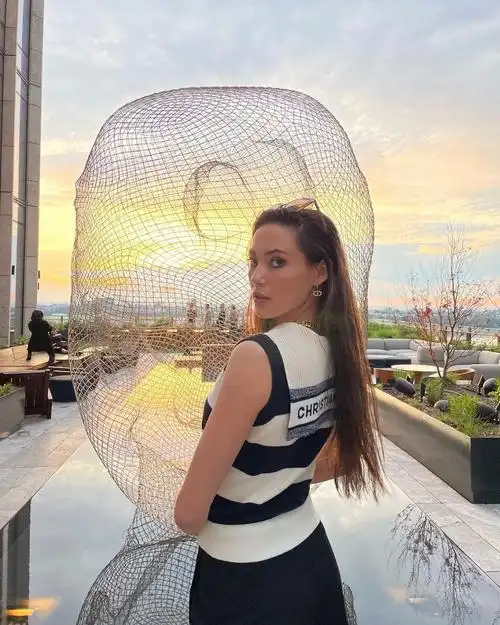 天才学霸 世界冠军 绝美模特,17岁中美混血女孩火了)