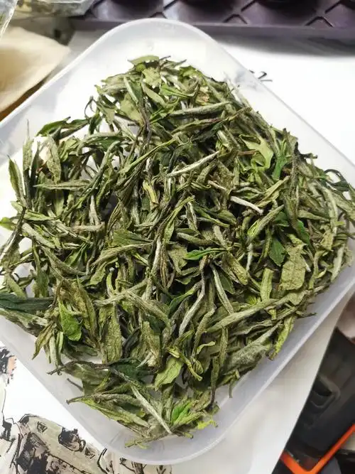 政和白茶茶叶特级白牡丹高山饼干茶散装老寿眉茶饼2018年白茶贡眉