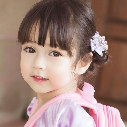 吉拉达·莫兰海报泰美混血小萝莉萌娃超可爱大眼眼女宝宝海报孕备