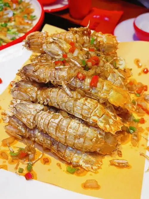 爆椒八爪鱼不要被他的名字吓着辣是有点辣 但是好吃能吃的到新鲜 微辣