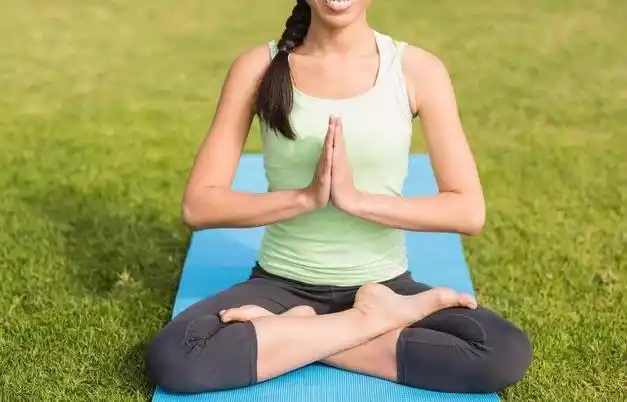 初学打坐的人一定要看打坐的正确方法图解