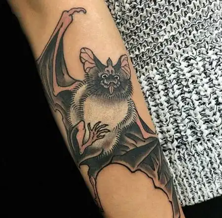 小臂上蝙蝠纹身图案