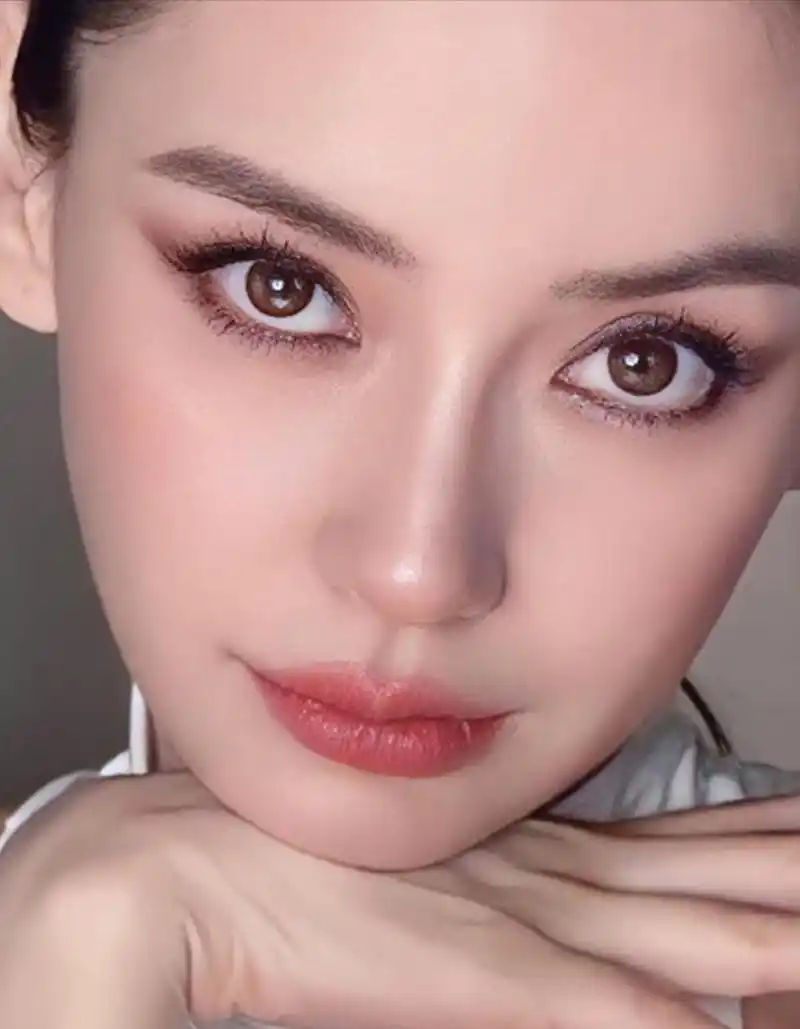 看杨颖的红唇性感迷人,一双会说话的眼睛好勾人啊,真的美丽动人!