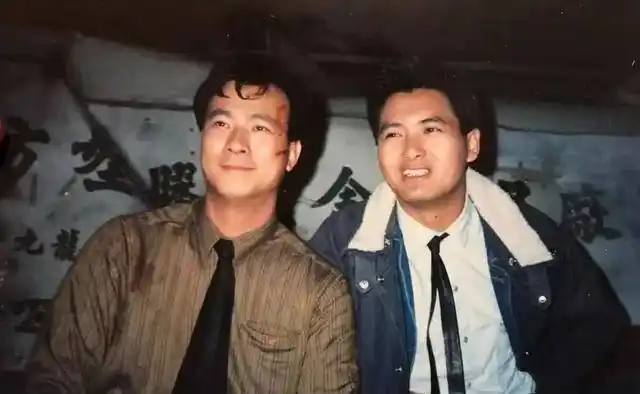 万梓良现身曾志伟妻子葬礼大背头穿皮衣发福严重李修贤也老了