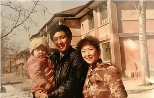 皇帝专业户唐国强从小鲜肉转型到老戏骨儿女都有晚年幸福