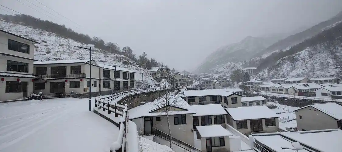 四月雪景门头沟灵山银装素裹